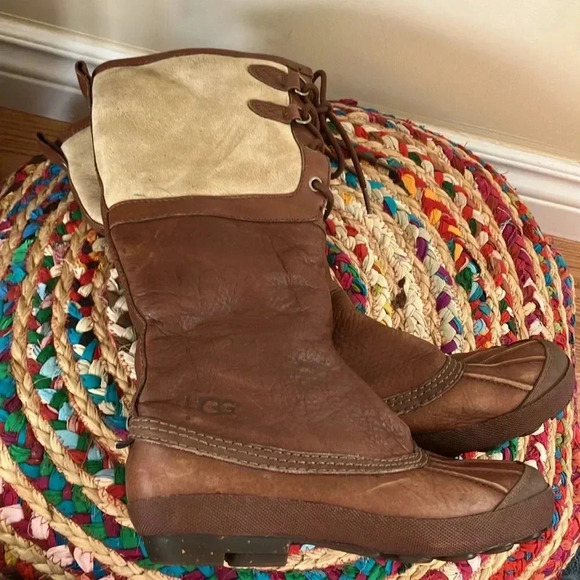 UGG brown leather cream sheepskin high  lace boots - Picture 5 of 8